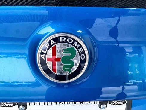 Used 2019 Alfa Romeo Giulia Ti Sport w/ Quick Order Package 22S Sport AWD/4WD image 9