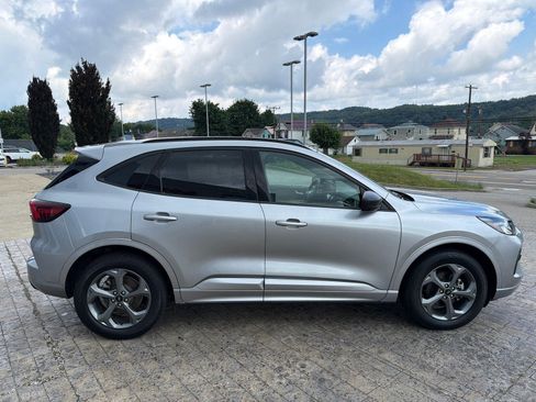 Used 2024 Ford Escape ST-Line FWD image 9