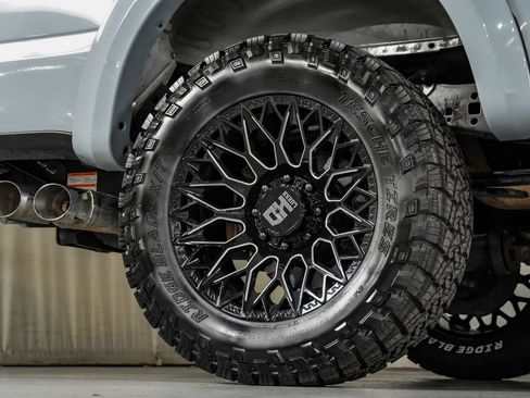 Used 2024 Ford F250 Lariat w/ Sport Appearance Package AWD/4WD image 56
