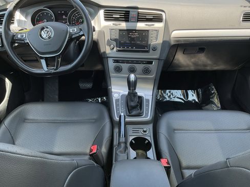 Used 2017 Volkswagen Golf SE FWD image 10