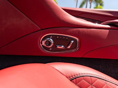 Used 2020 Aston Martin DBS Superleggera Volante RWD image 31