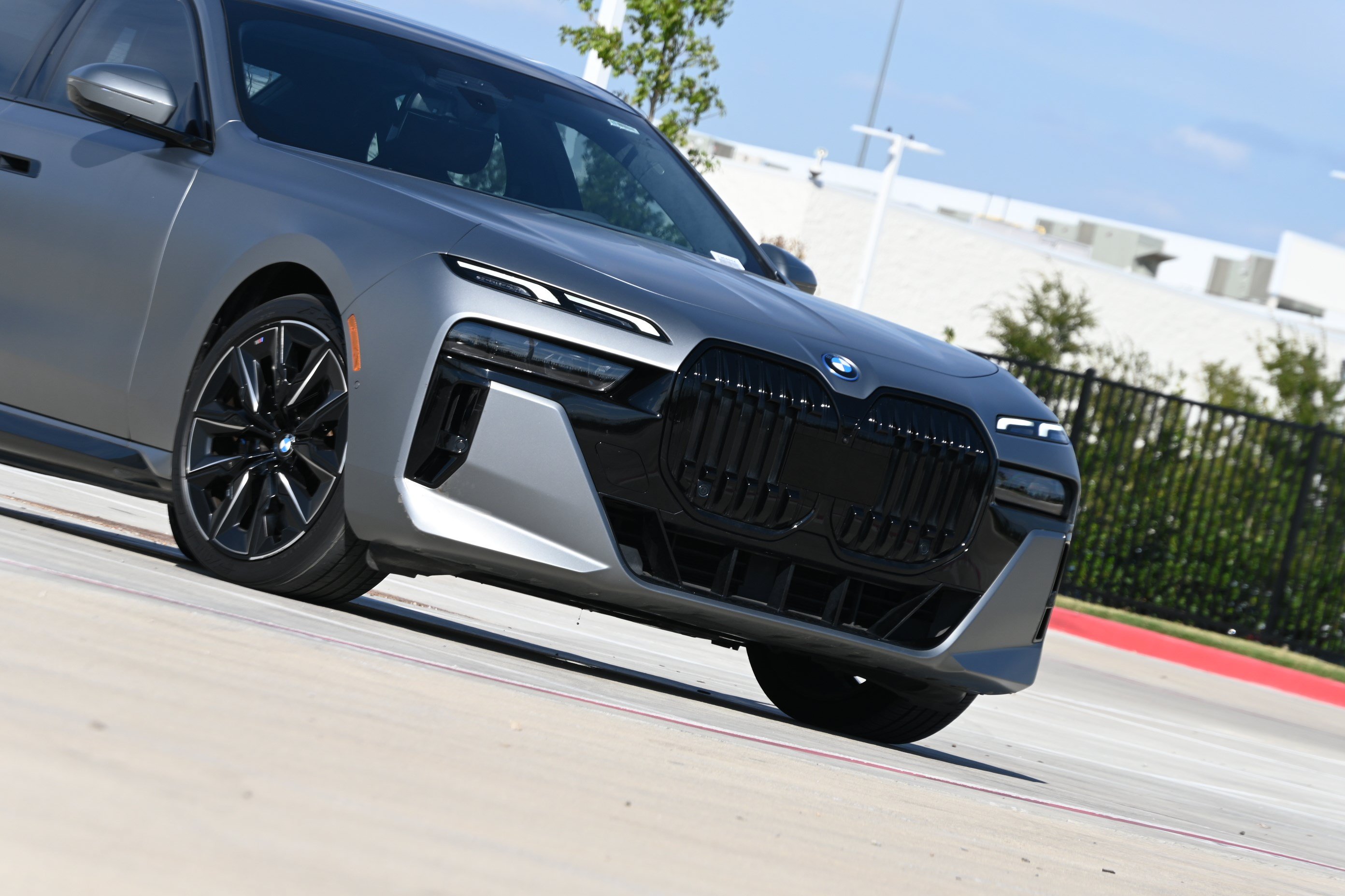 Certified 2023 BMW i7 xDrive60 AWD/4WD image 37