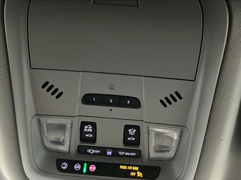 Used 2022 GMC Acadia AT4 w/ Technology Package AWD/4WD image 37