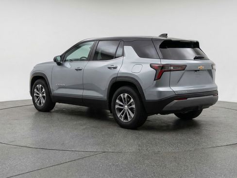 Used 2025 Chevrolet Equinox LT image 6