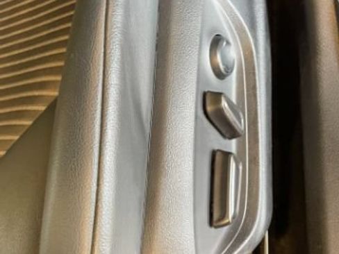 Used 2020 Toyota Camry SE FWD image 11
