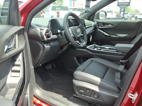 New 2026 Chevrolet Equinox LT w/ Convenience Package II FWD image 11