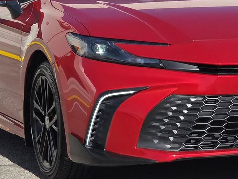 Certified 2025 Toyota Camry SE image 10