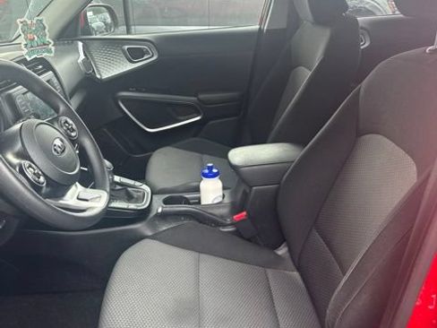 Used 2020 Kia Soul LX FWD image 6