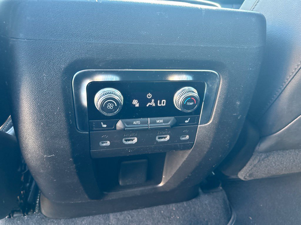 Used 2021 GMC Yukon AT4 w/ Rear Media and Nav Package AWD/4WD image 17