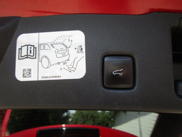 Used 2020 Ford Escape SEL AWD/4WD image 9