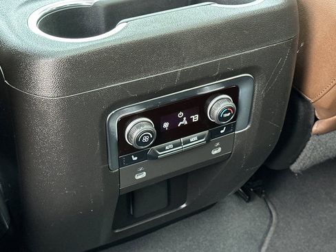 Used 2023 Chevrolet Tahoe High Country image 15