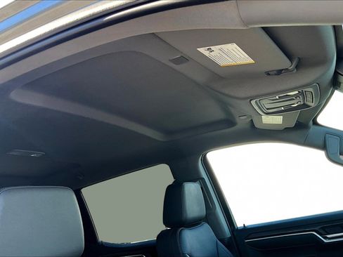 Used 2024 GMC Sierra 1500 SLT image 19