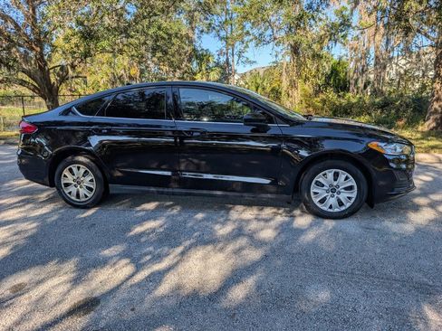 Used 2020 Ford Fusion S image 10