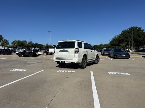 Used 2021 Toyota 4Runner Limited RWD image 2