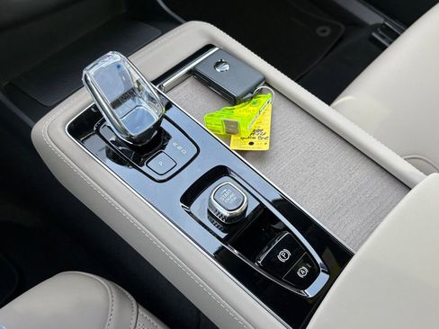 New 2026 Volvo XC90 T8 Core w/ Protection Package Premier image 15