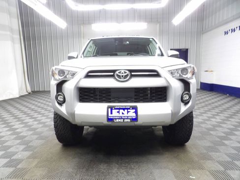 Used 2021 Toyota 4Runner SR5 AWD/4WD image 35