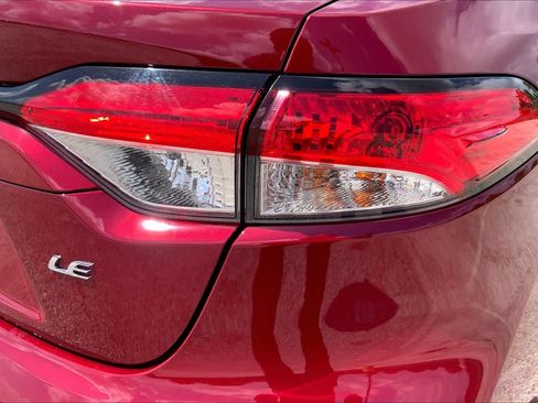 Used 2025 Toyota Corolla LE FWD image 30