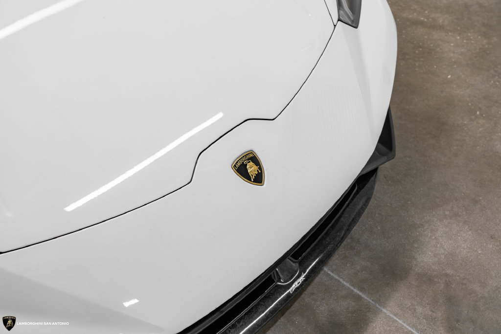 Used 2019 Lamborghini Huracan Performante AWD/4WD image 15