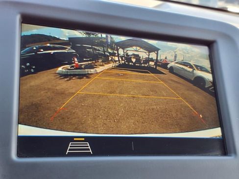 Used 2019 Chevrolet Equinox LT image 18