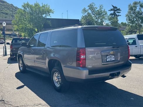 Used 2007 Chevrolet Suburban 2500 LT w/ LT Preferred Equipment Group AWD/4WD image 5