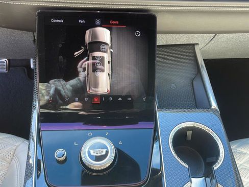 Used 2025 Cadillac Escalade V image 19