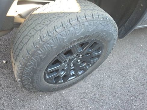 Used 2023 Chevrolet Colorado Trail Boss AWD/4WD image 19