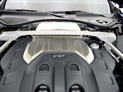 Used 2023 Bentley Flying Spur V8 image 23