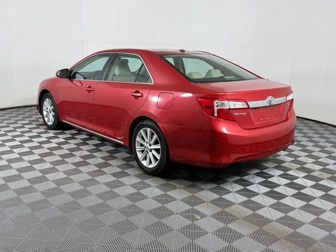 Used 2014 Toyota Camry L image 9