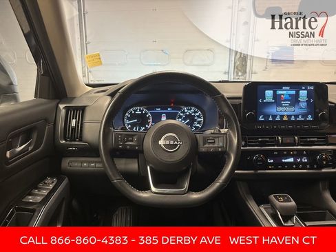 Certified 2023 Nissan Pathfinder SL image 18