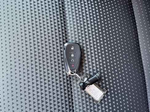 Used 2025 Chevrolet Trax LT image 21