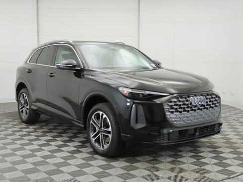 Used 2025 Audi Q5 Premium Plus w/ Premium Plus image 4