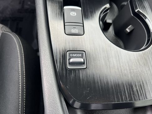 Used 2021 Nissan Rogue SV FWD image 17