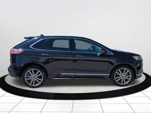 Used 2019 Ford Edge Titanium w/ Equipment Group 301A AWD/4WD image 2