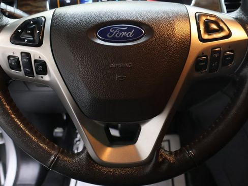 Used 2019 Ford Taurus Limited image 18