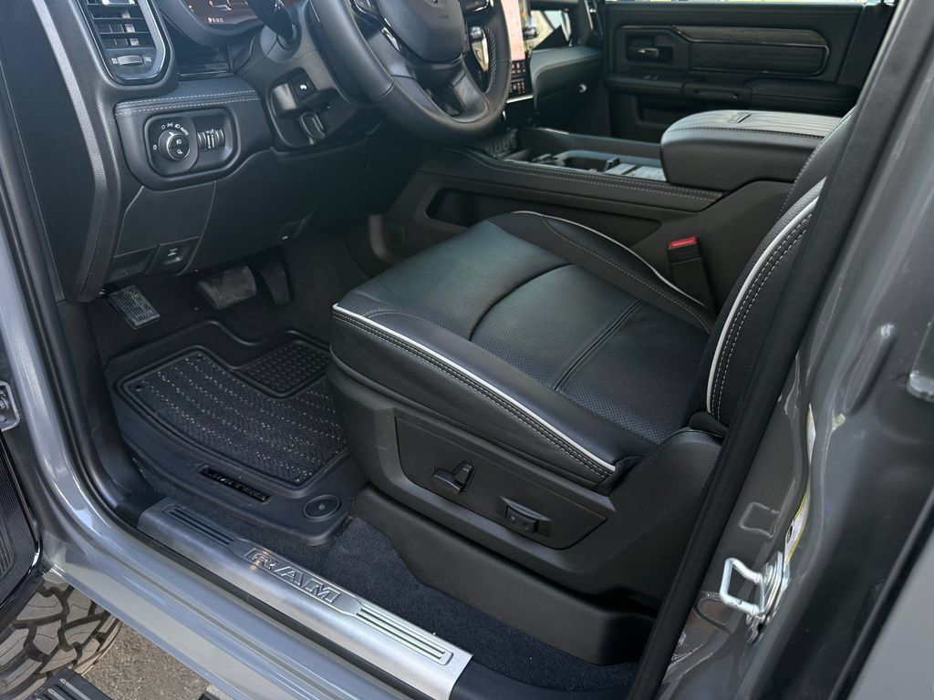 Used 2026 RAM 3500 Limited AWD/4WD image 19