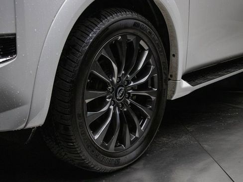 Used 2024 Nissan Armada Platinum w/ Captain's Chairs Package image 7