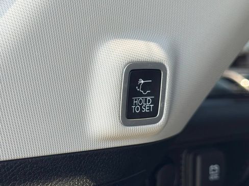 Used 2023 Jeep Grand Cherokee Limited RWD image 17