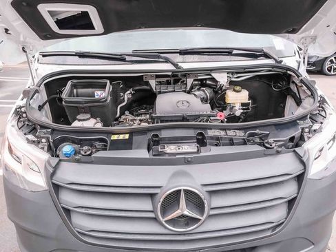 Used 2024 Mercedes-Benz Sprinter 2500 image 30