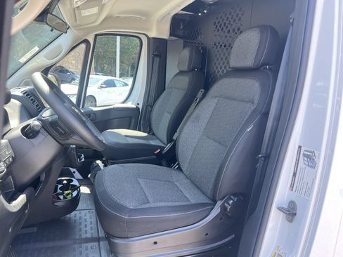 Used 2025 RAM ProMaster 2500 w/ U-Haul Equipment Group FWD image 14