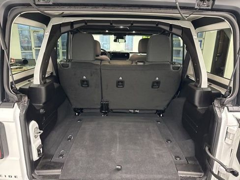 Used 2024 Jeep Wrangler Willys image 10