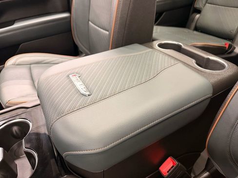 Used 2025 GMC Yukon XL AT4 w/ AT4 Premium Package AWD/4WD image 36