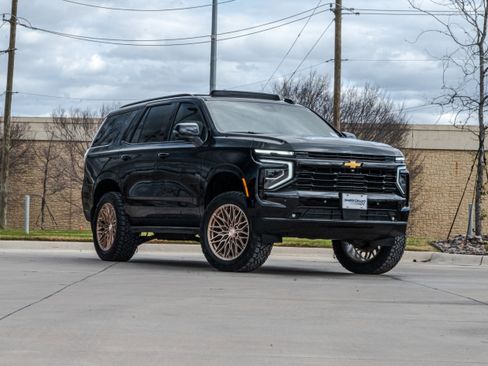 Used 2025 Chevrolet Tahoe LT w/ Comfort Package image 2