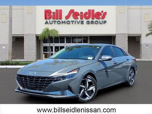 Used 2023 Hyundai Elantra Limited image 1