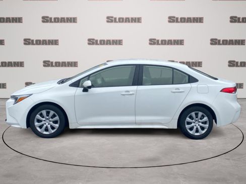 Used 2024 Toyota Corolla LE image 2