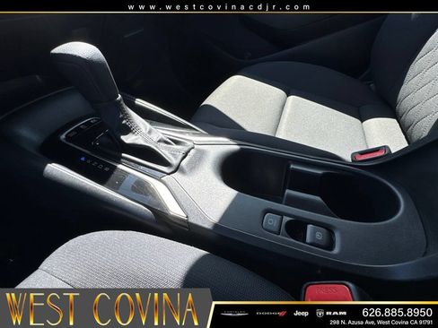 Used 2024 Toyota Corolla LE AWD/4WD image 29