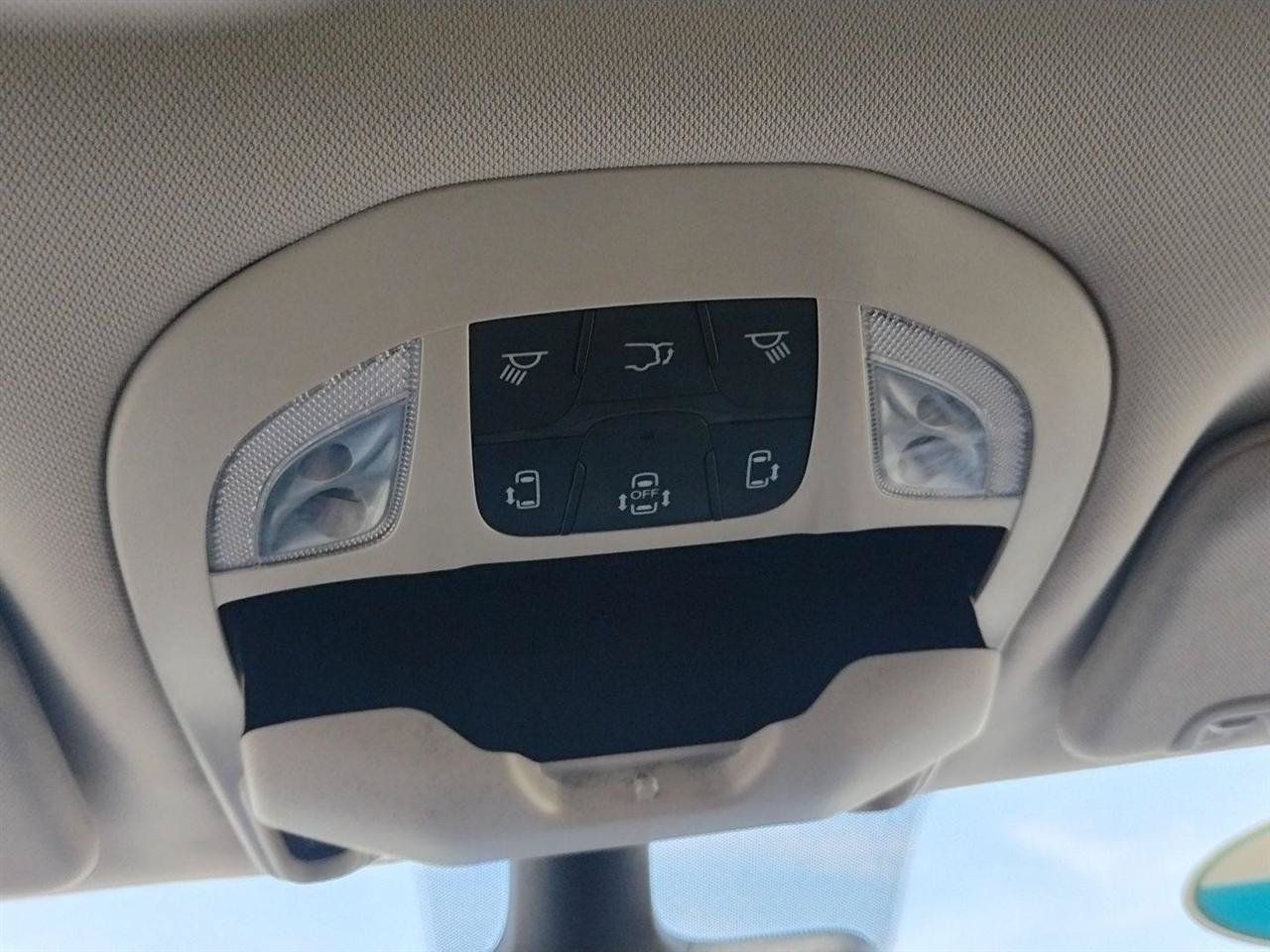 Used 2023 Chrysler Pacifica Limited FWD image 24