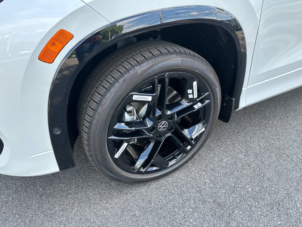 New 2026 Volkswagen Tiguan SE R-Line AWD/4WD image 7