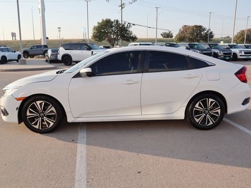 Used 2017 Honda Civic EX-L image 2