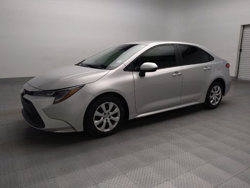 Used 2024 Toyota Corolla LE image 2