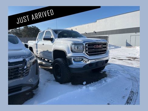 Used 2018 GMC Sierra 1500 SLE w/ SLE Fleet Convenience Package image 1
